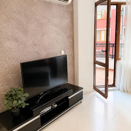 Апартаменты Beachfront In Aureliya